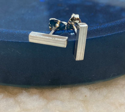 Rectangular bar stud earrings