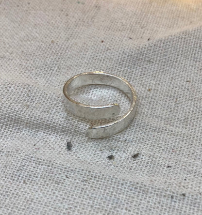 Open crossover sterling silver ring