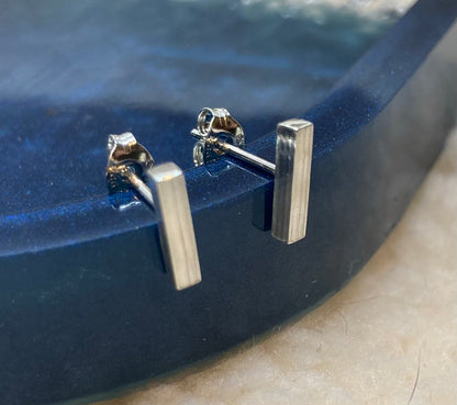 Rectangular bar stud earrings