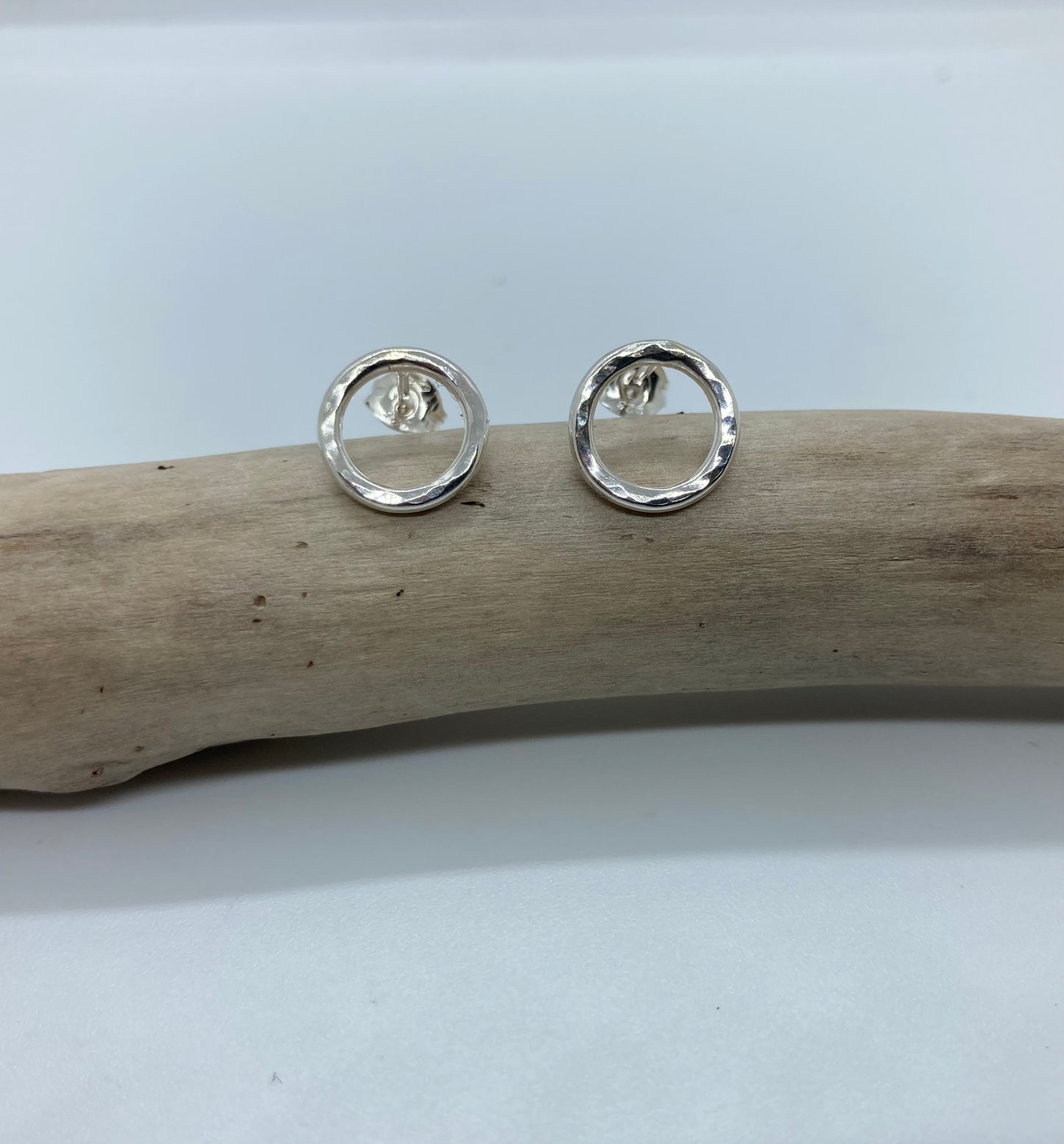 Hammered open circle studs