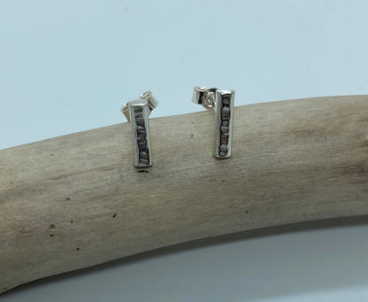 Lined textured bar stud earrings