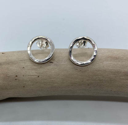 Hammered open circle studs