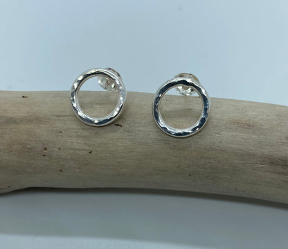 Hammered open circle studs