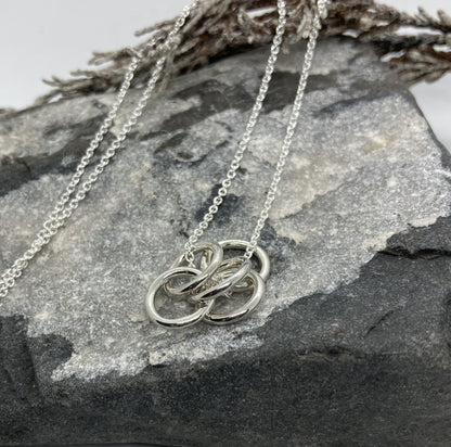 5 Interlocked Rings, Sterling Silver Pendant